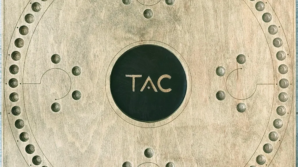 Доска TAC, вид сверху в начале партии